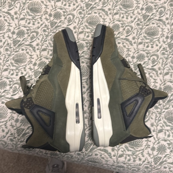 Air Jordan 4 Craft Olive Size 11.5 Used 8.5/10 condition - Picture 6 of 7